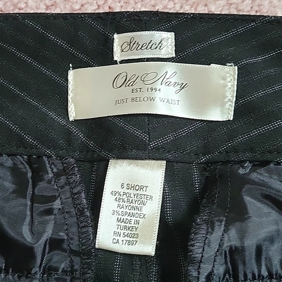 Old Navy Straight Leg Pants - Picture 2 of 4